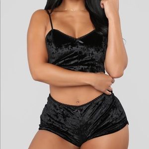 FASHION NOVA PJ SET 🖤
